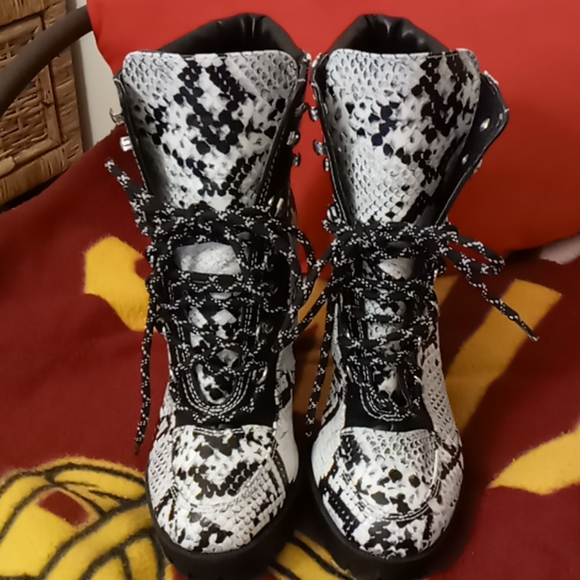 Snowbe-29 - Picture 3 of 3